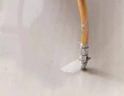 夏县瓷砖空鼓维修公司专业解答在瓷砖铺贴过程中，如果使用的砂料过粗（如全部使用了粗砂），可能会导致以下问题